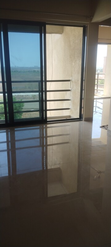 Room in 1 BHK Apartment at Naigaon East – for Rent