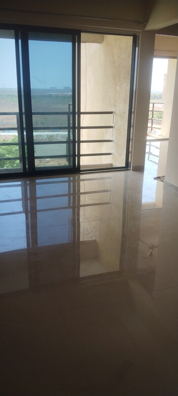 Room in 1 BHK Apartment at Naigaon East – for Rent