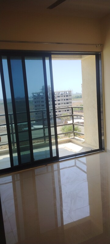 Room in 1 BHK Apartment at Naigaon East – for Rent