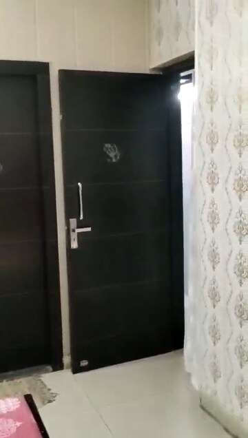 Furnished Amenities in 2 BHK Apartment at Panchsheel Greens II, Sector 16 Greater Noida – for Rent