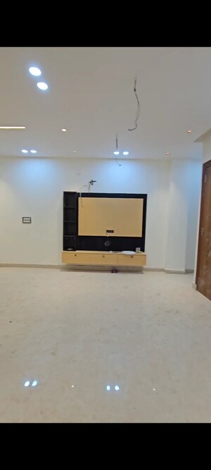 3.5 BHK Builder Floor For Sale in Laxmi Nagar