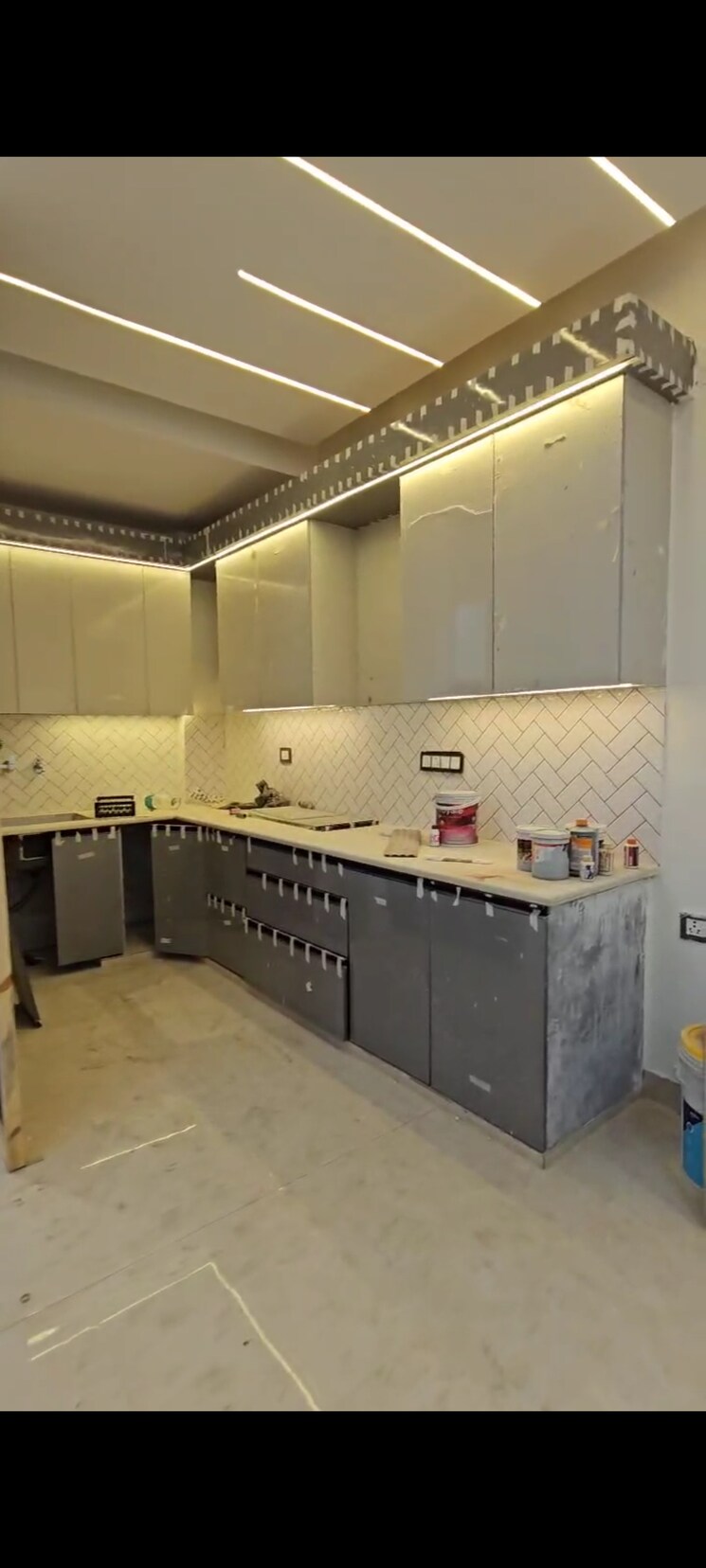 Kitchen, laxmi nagar 3.5 Bedroom 110 Sq.Yd. Builder Floor In Laxmi Nagar Delhi 8793088