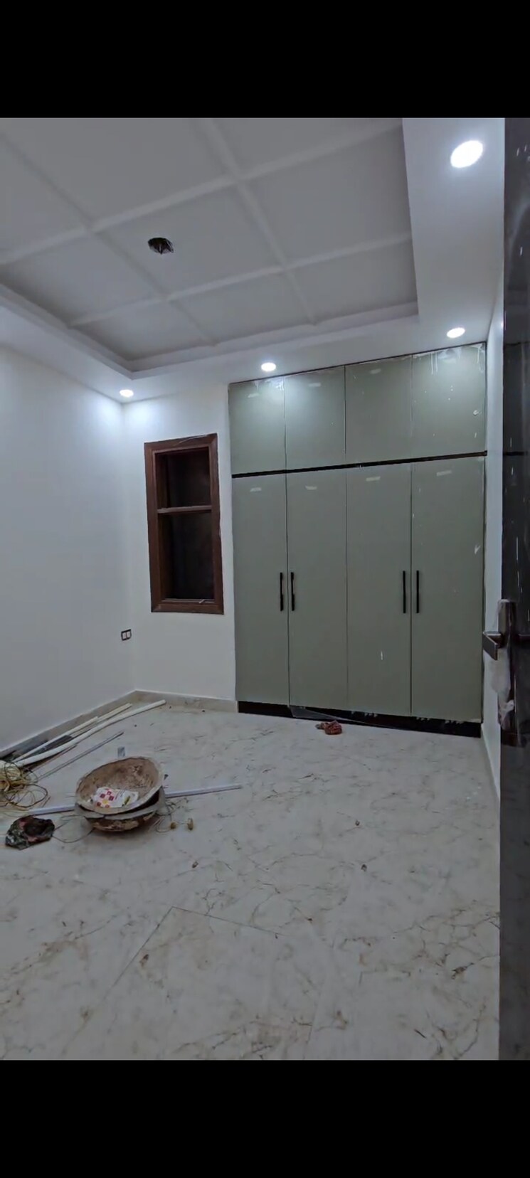 Room, laxmi nagar 3.5 Bedroom 110 Sq.Yd. Builder Floor In Laxmi Nagar Delhi 8793088