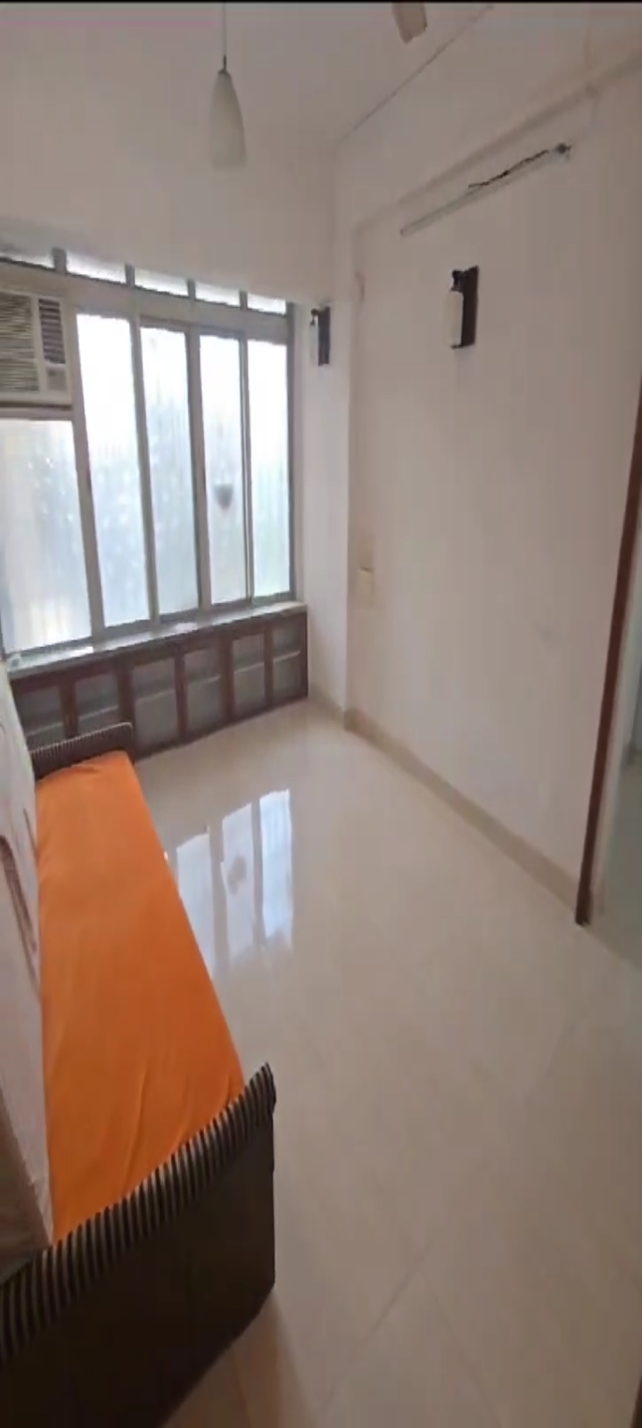 1.5 BHK + Extra Room Apartment For Rent in Dadar Chsl