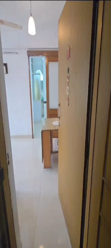 Room in 1.5 BHK Apartment at Dadar West – for Rent
