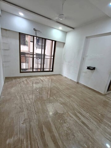 Room in 2 BHK Apartment at Lashkaria Empress, Andheri West – for Rent