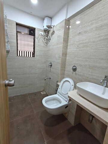 Bathroom in 2 BHK Apartment at Lashkaria Empress, Andheri West – for Rent