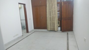 Room in 5 BHK Independent House at DLF Pink Town House, Dlf City Phase 3 – for Rent