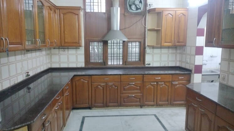 Kitchen, dlf-pink-town-house 5 Bedroom 5348 Sq.Ft. Independent House In Dlf City Phase 3 Gurgaon 8793045