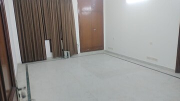 Bedroom in 5 BHK Independent House at DLF Pink Town House, Dlf City Phase 3 – for Rent
