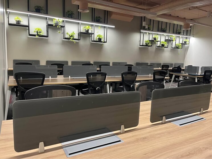 Team Area, scheme no 140 Commercial Office Space 2600 Sq.Ft. In Scheme No 140 Indore 8793068