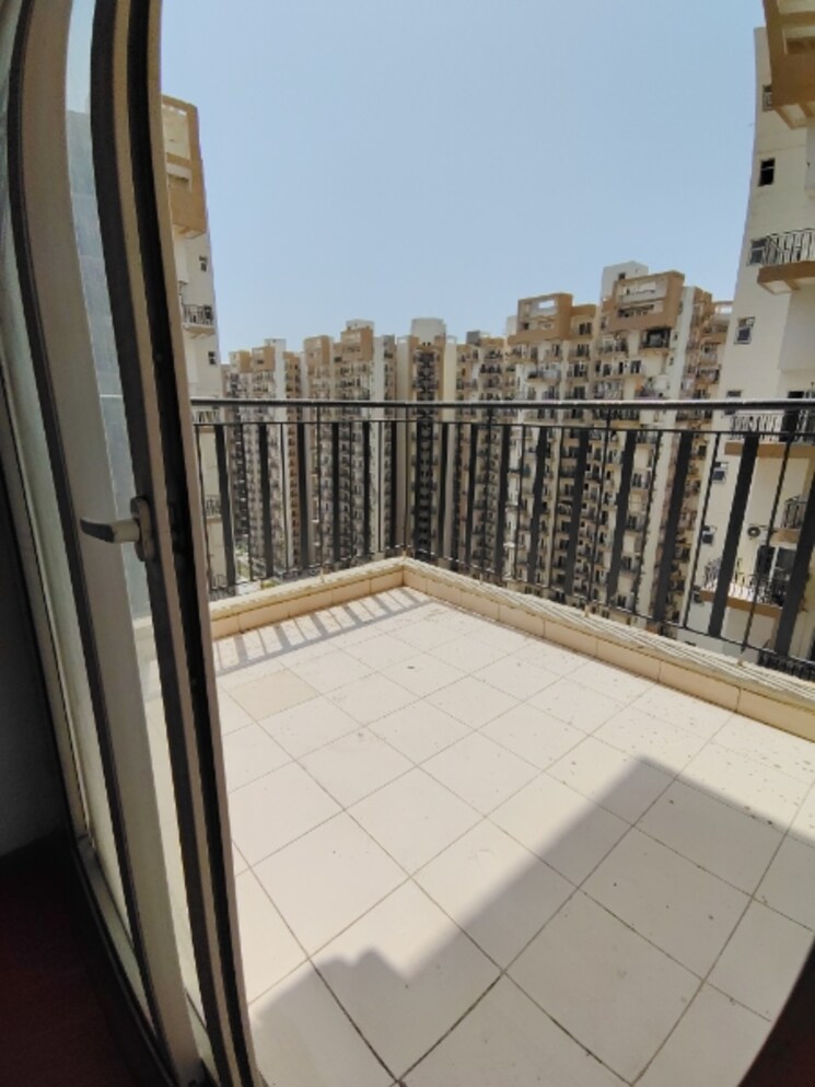 Balcony, amrapali-centurian-park-phase-ii 3 Bedroom 1185 Sq.Ft. Apartment In Tech Zone 4 Greater Noida Greater Noida 8793096