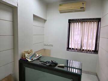 Office Space For Rent in Doctor House, Cumbala Hill