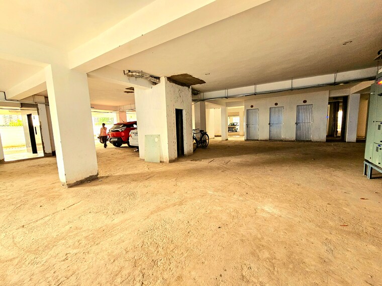  Parking, pir machalla 3 Bedroom 1650 Sq.Ft. Apartment In Pir Machalla Zirakpur 8793099