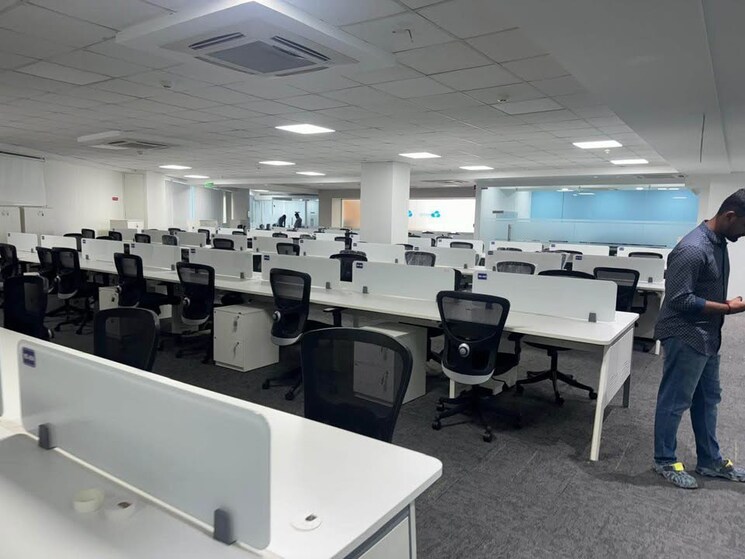 Team Area, scheme no 140 Commercial Office Space 2700 Sq.Ft. In Scheme No 140 Indore 8793092