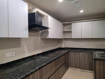 Kitchen in 3 BHK Builder Floor at DLF City Phase V, Dlf Phase V – for Rent