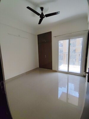 Room in 3 BHK Apartment at Amrapali Terrace Homes, Tech Zone 4 Greater Noida – for Sale