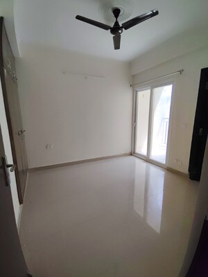 Room in 3 BHK Apartment at Amrapali Terrace Homes, Tech Zone 4 Greater Noida – for Sale