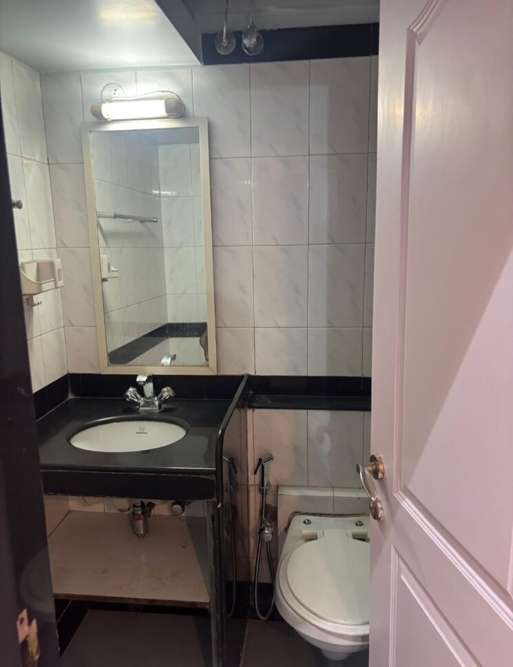 Attached Bathroom, silver-crest-powai 2 Bedroom 900 Sq.Ft. Apartment In Powai Mumbai 8793162