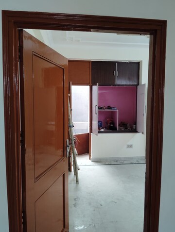 Room in 2 BHK Builder Floor at Vikas Puri – for Rent