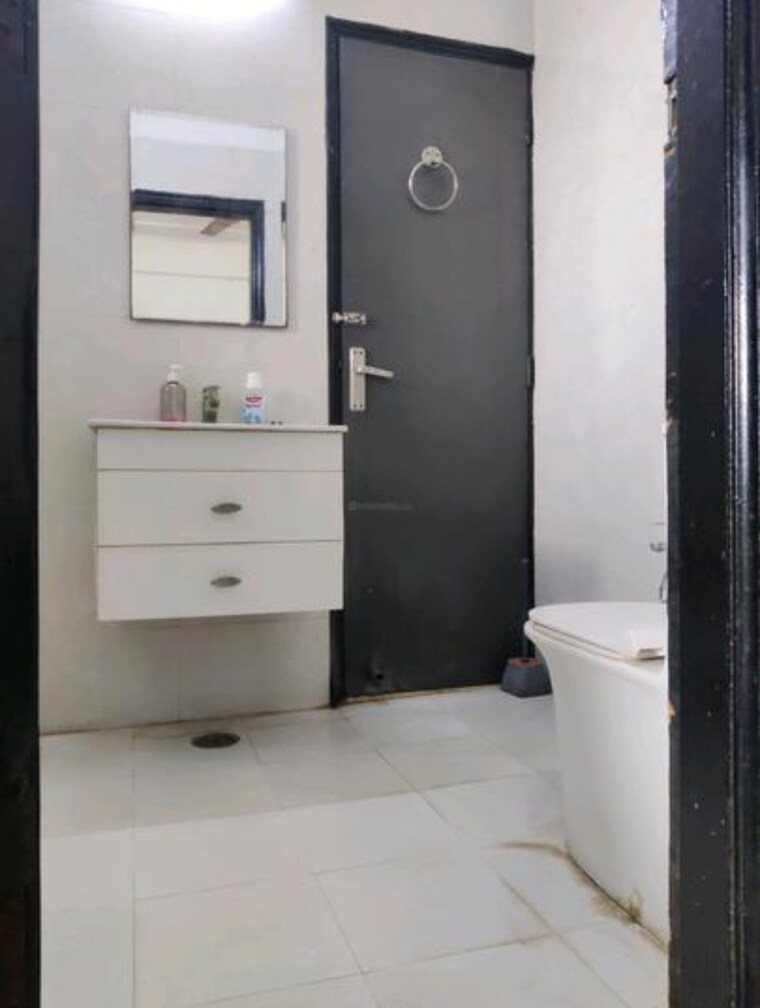 Bathroom, gaur-green-city 3 Bedroom 2165 Sq.Ft. Apartment In Indrapuram Ghaziabad 8793199