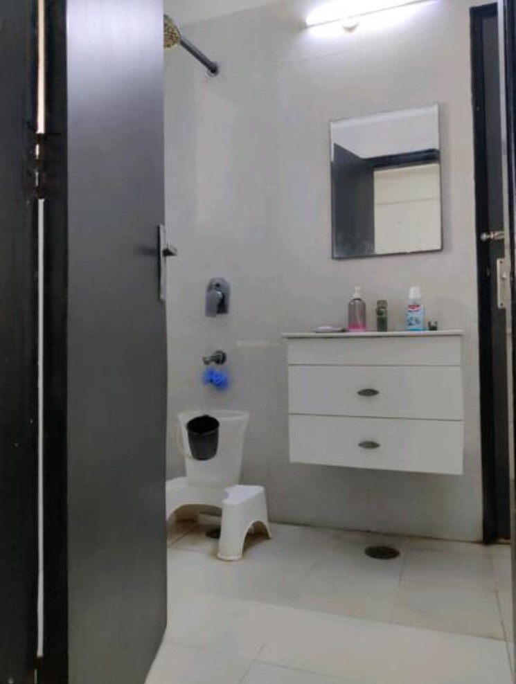 Bathroom, gaur-green-city 3 Bedroom 2165 Sq.Ft. Apartment In Indrapuram Ghaziabad 8793199