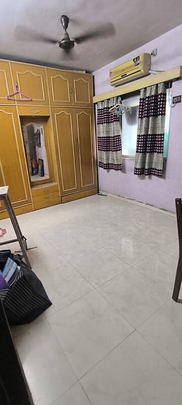 Bedroom in 2 BHK Apartment at Poonam Valley, Mira Road East – for Rent