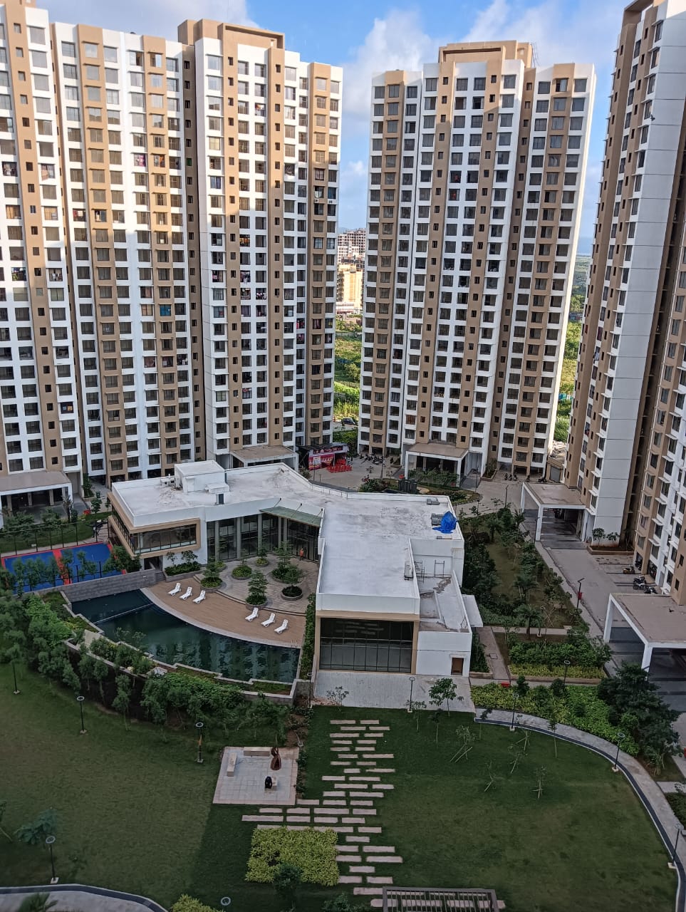 2 BHK 506 Sq.Ft. Apartment in Sunteck Maxxworld