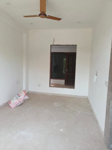 Room in 2 BHK Builder Floor at Eros Rosewood City, Sector 49 – for Rent