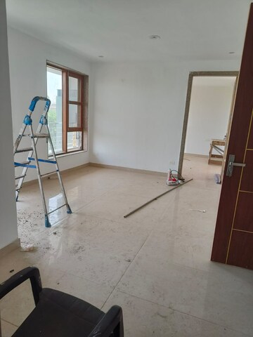 Room in 2 BHK Builder Floor at Eros Rosewood City, Sector 49 – for Rent