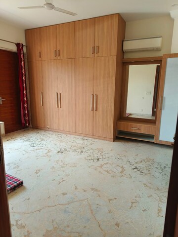 Room in 2 BHK Builder Floor at Eros Rosewood City, Sector 49 – for Rent
