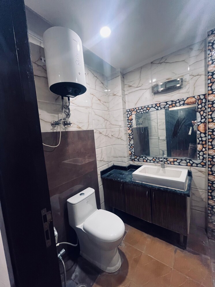 Bathroom, chattarpur 2 Bedroom 650 Sq.Ft. Builder Floor In Chattarpur Delhi 8793243