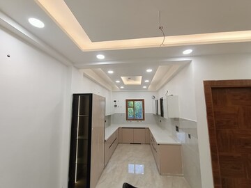 Building Lobby in 3 BHK Builder Floor at Parklands, Sector 85 – for Sale