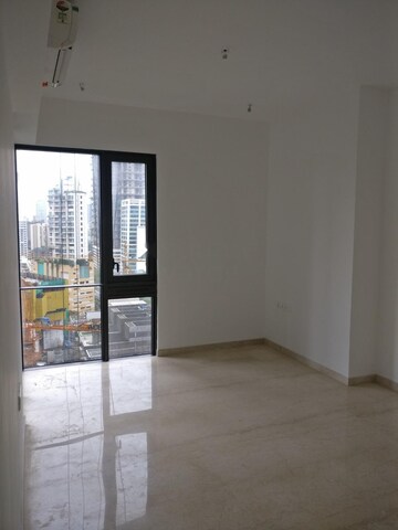 Room in 3 BHK Apartment at Lodha The Park, Worli – for Rent