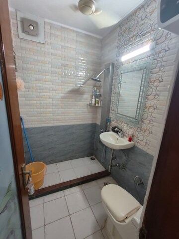 Bathroom in 4 BHK Apartment at Bancourt Apartment, Sector 43 – for Rent