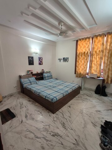 Bedroom in 4 BHK Apartment at Bancourt Apartment, Sector 43 – for Rent