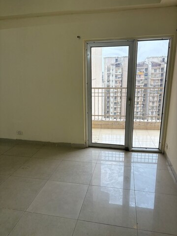 Room in 2 BHK Apartment at Gaur City 2 - 14th Avenue, Sector 16c Greater Noida – for Sale