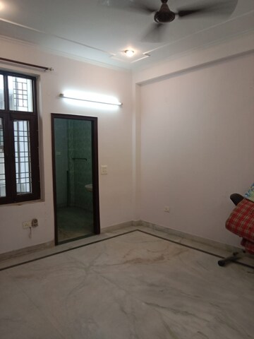 Room in 4 BHK Builder Floor at Vasundhara Sector 3 – for Rent