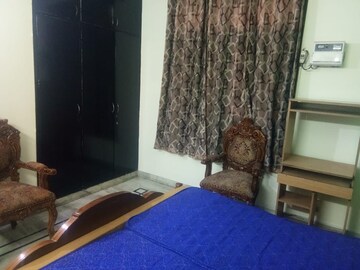 Bedroom in 4 BHK Apartment at Bancourt Apartment, Sector 43 – for Rent