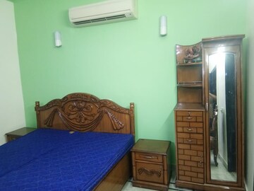 Living Room in 4 BHK Apartment at Bancourt Apartment, Sector 43 – for Rent