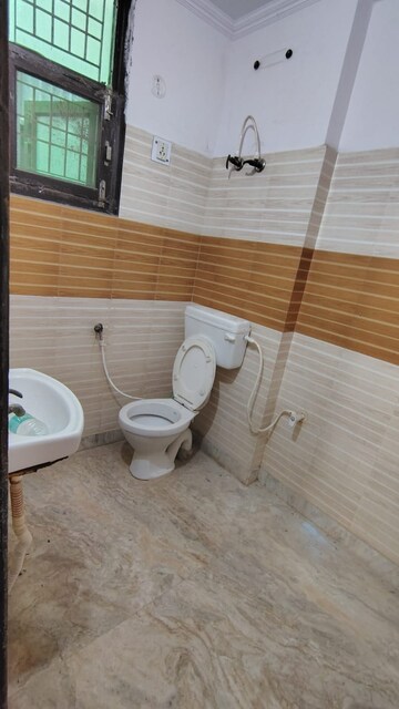 Bathroom in 2 BHK Builder Floor at Dwarka Mor – for Rent
