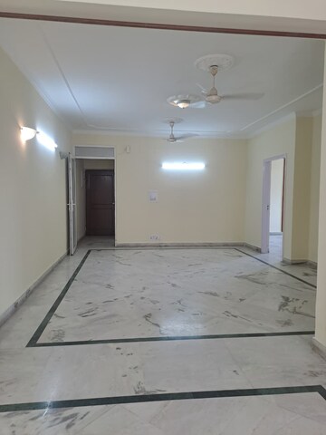 Room in 3 BHK Apartment at Ardee City The Residency, Sector 52 – for Rent