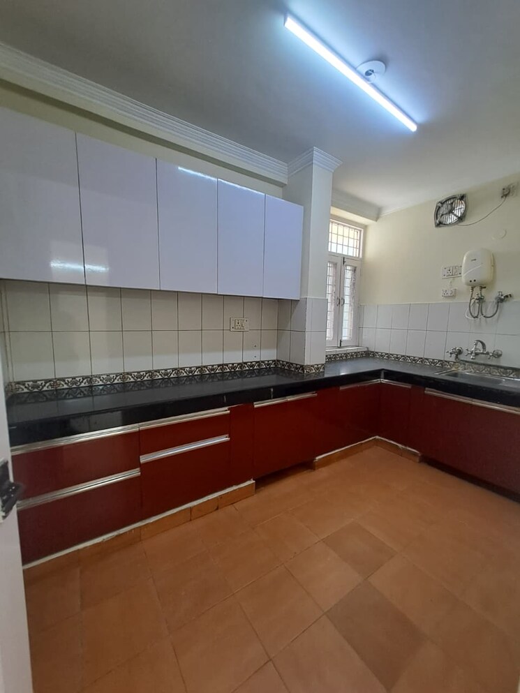 Kitchen, ardee-city-the-residency 3 Bedroom 1750 Sq.Ft. Apartment In Sector 52 Gurgaon 8793361