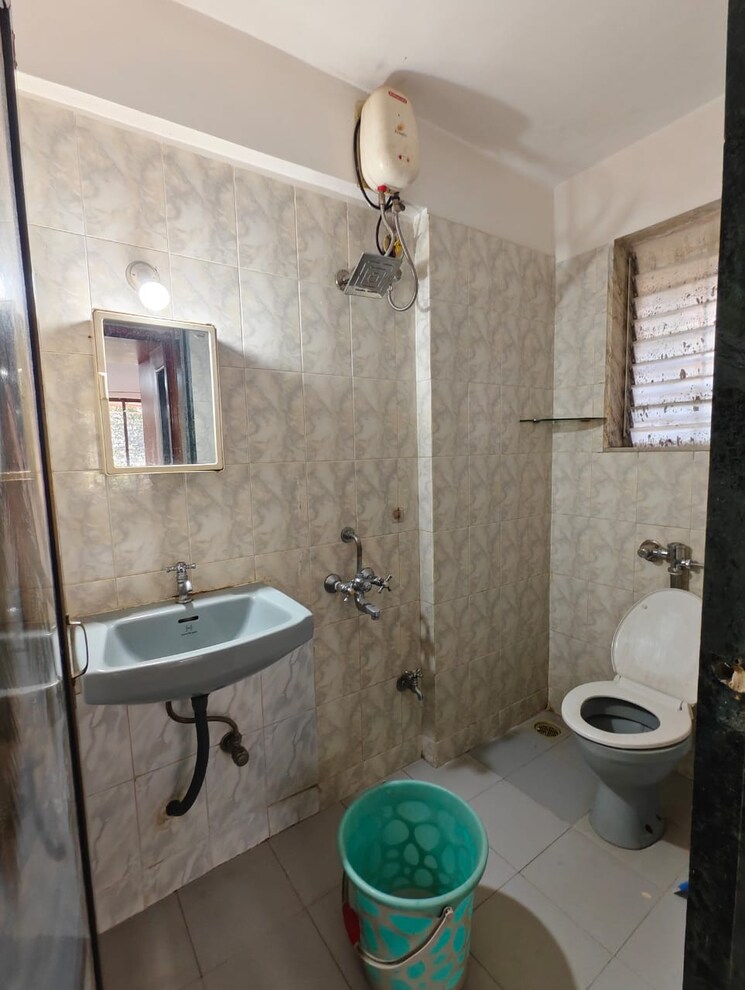 Bathroom, crystal-palace-powai 2 Bedroom 950 Sq.Ft. Apartment In Powai Mumbai 8793364