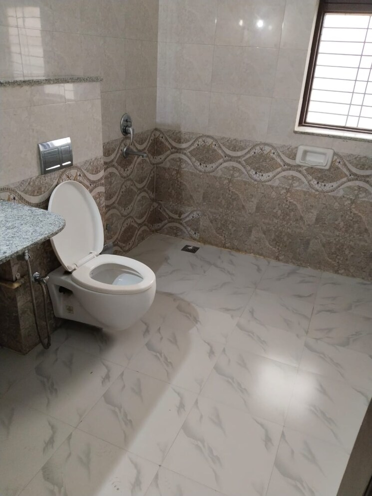 Attached Bathroom, sector 45 3 Bedroom 263 Sq.Yd. Builder Floor In Sector 45 Gurgaon 8793394