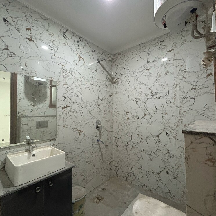 Bathroom, freedom fighters enclave 3 Bedroom 1532 Sq.Ft. Builder Floor In Freedom Fighters Enclave Delhi 8793410