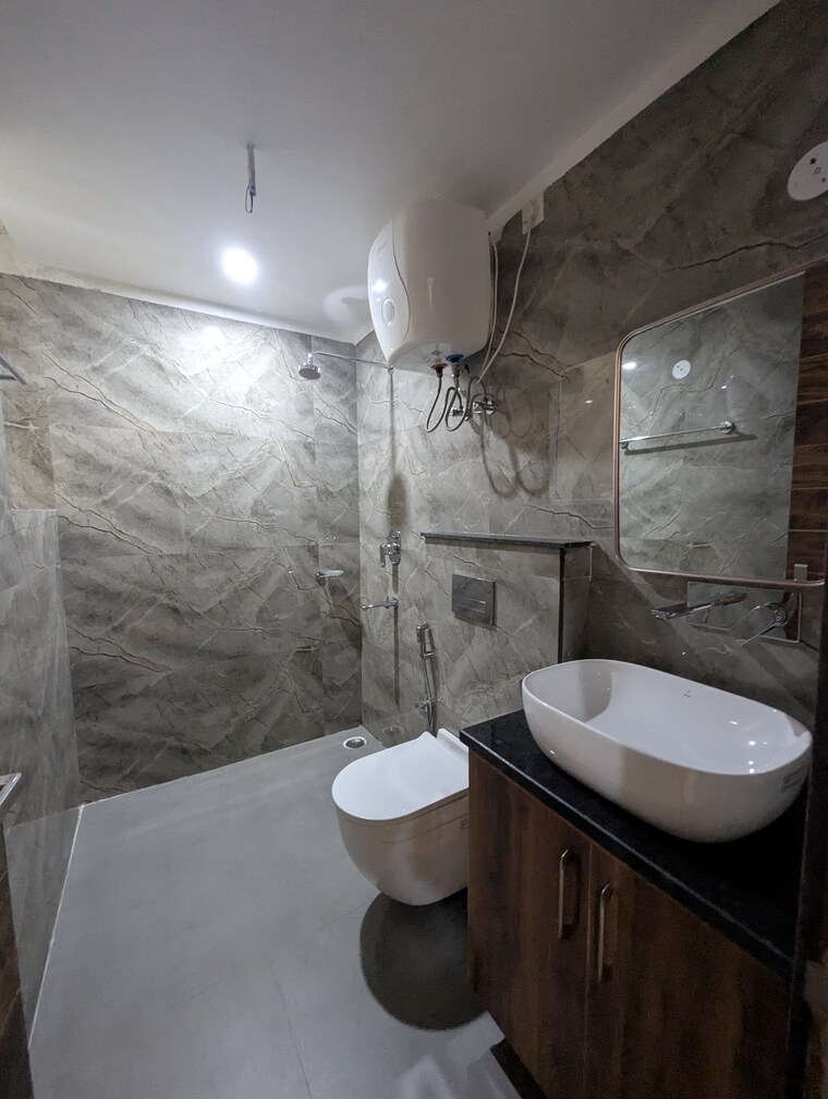 Bathroom, ardee-city 4 Bedroom 1800 Sq.Ft. Builder Floor In Sector 52 Gurgaon 8793396
