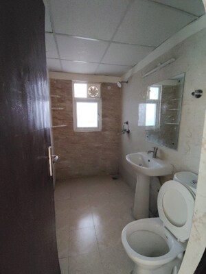Bathroom in 5 BHK Apartment at Amrapali Centurian Park Phase II, Tech Zone 4 Greater Noida – for Sale