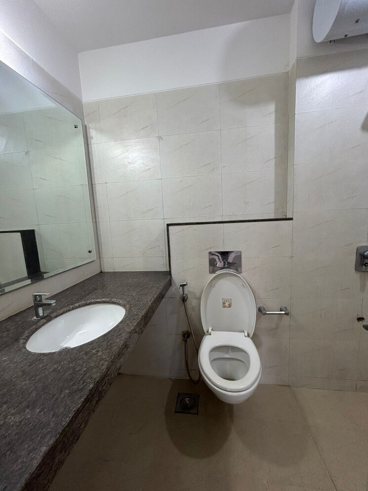 Bathroom, wadhwa-tw-gardens 3 Bedroom 918 Sq.Ft. Apartment In Kandivali East Mumbai 8793431