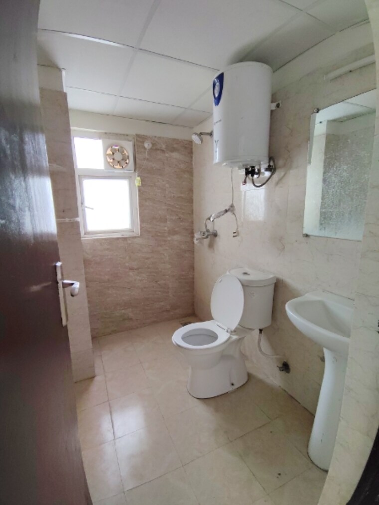 Bathroom, amrapali-centurian-park-phase-ii 5 Bedroom 2070 Sq.Ft. Apartment In Tech Zone 4 Greater Noida Greater Noida 8793447